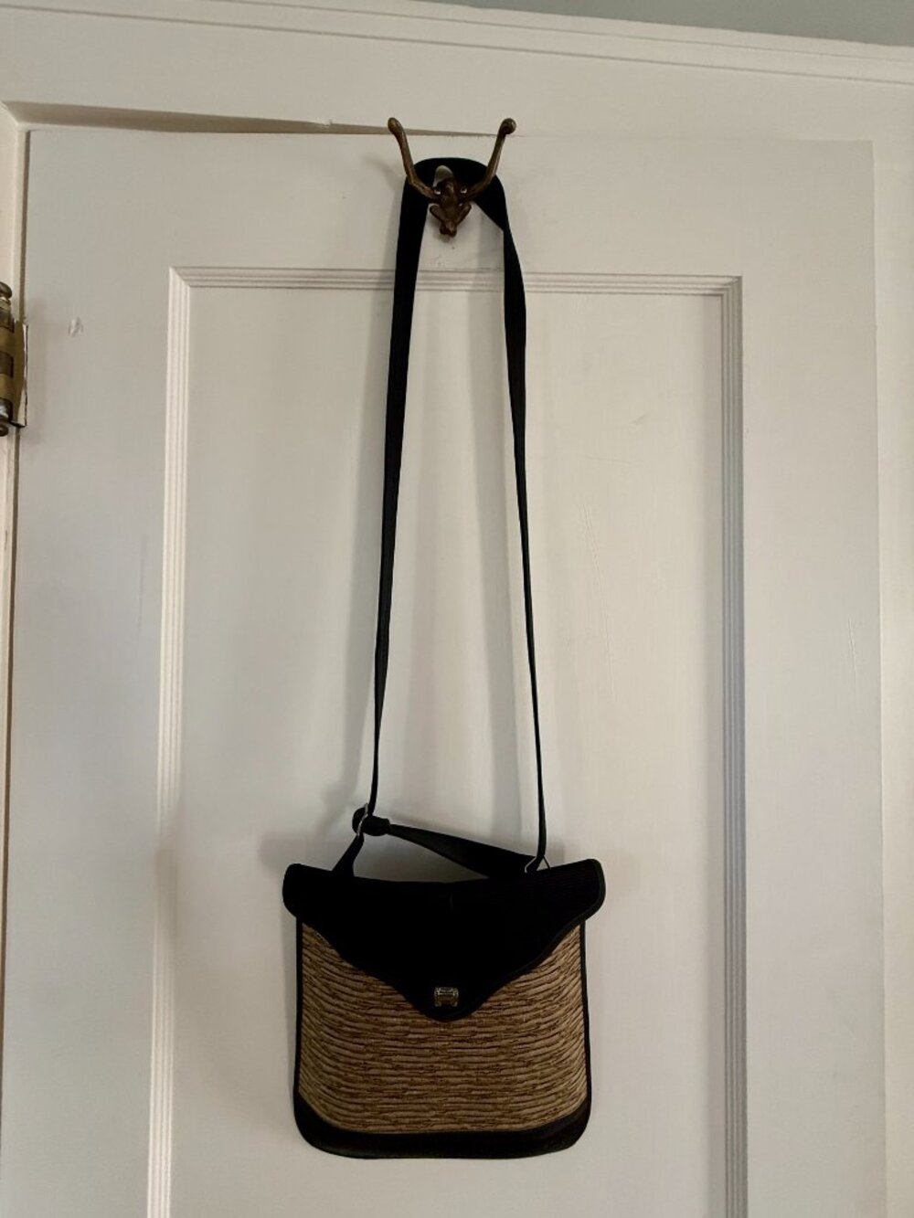 Materials Things by Janet C Messenger Crossbody Bag - Picture 4 of 5